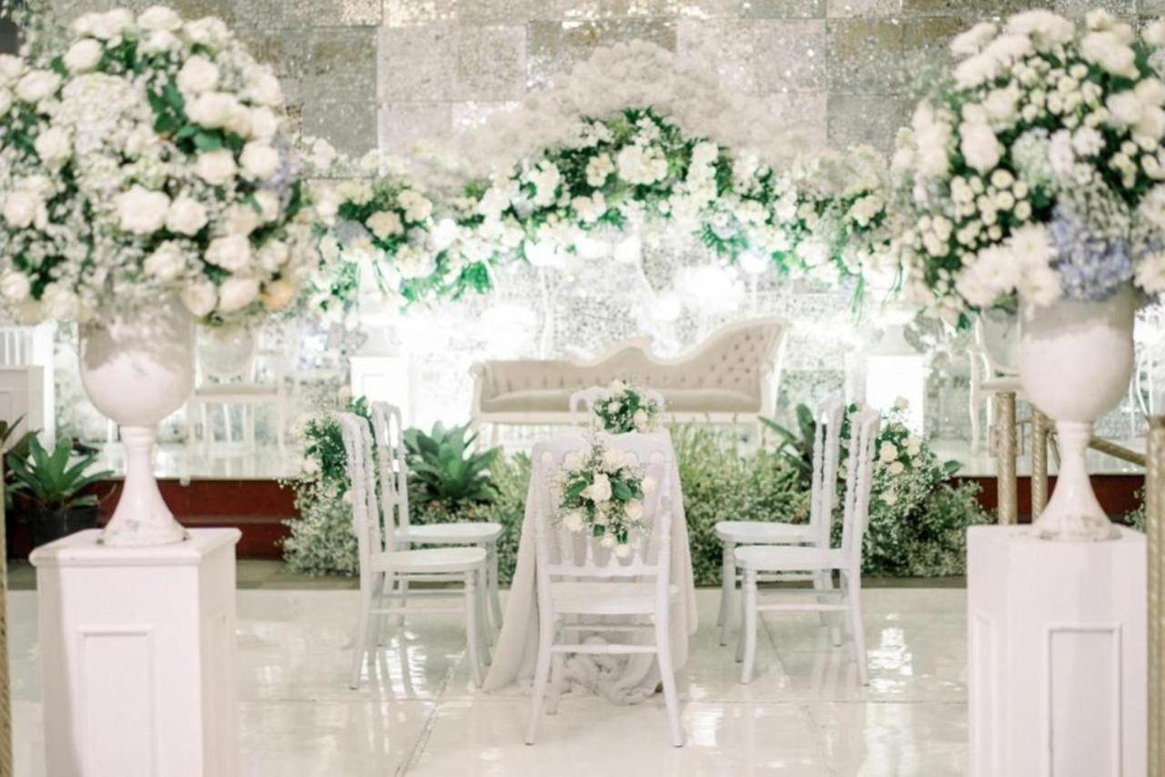 The Grand Palace Hotel Malang Zewnętrze zdjęcie