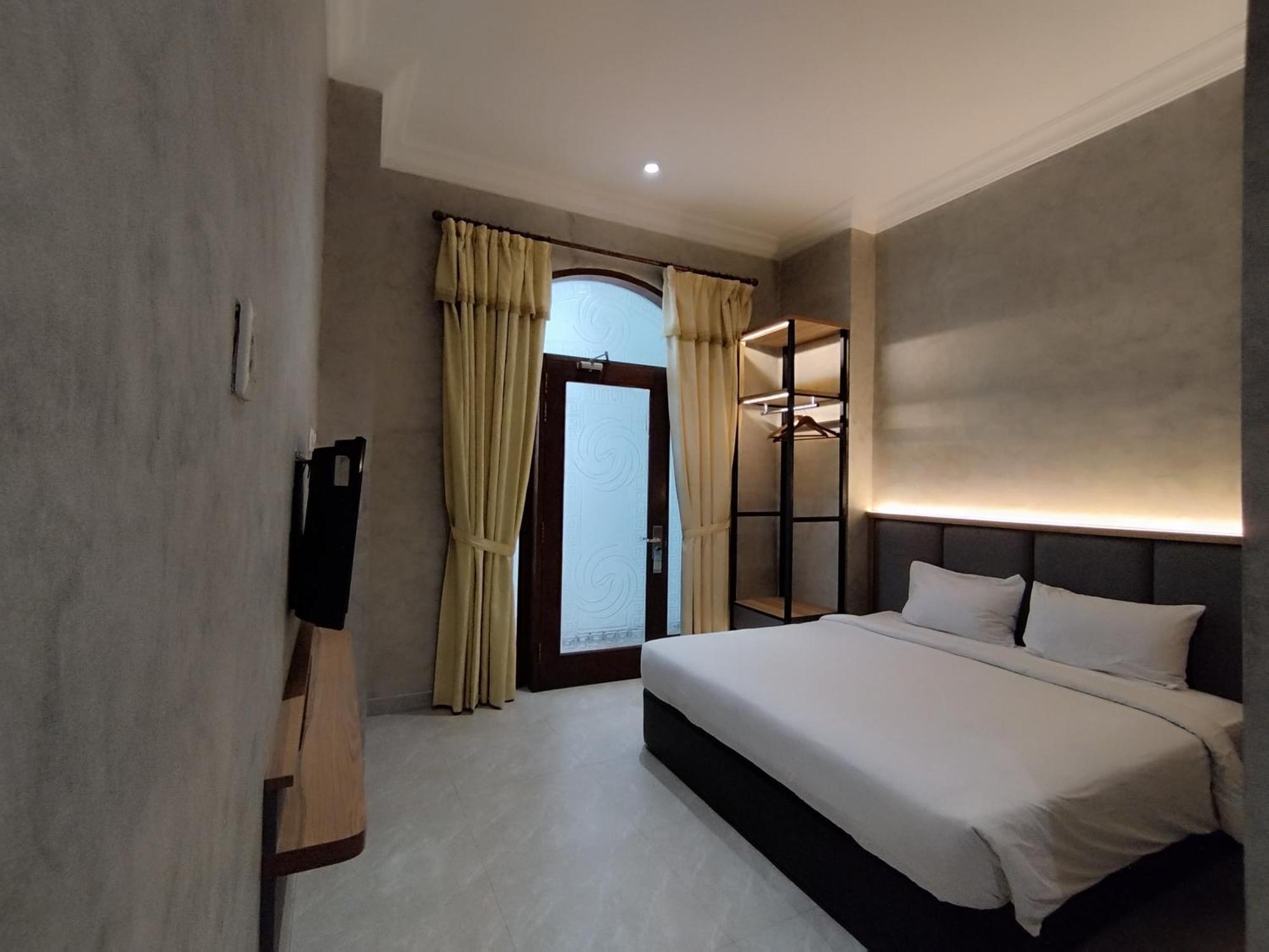 The Grand Palace Hotel Malang Zewnętrze zdjęcie