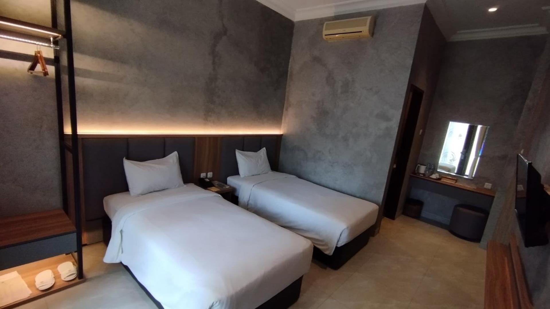 The Grand Palace Hotel Malang Zewnętrze zdjęcie