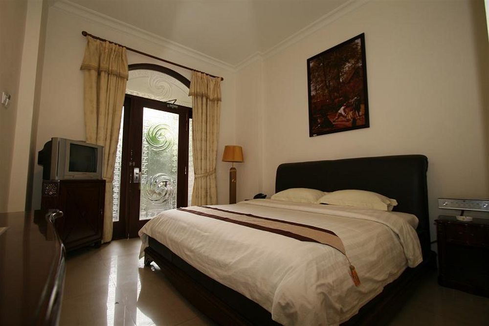 The Grand Palace Hotel Malang Zewnętrze zdjęcie