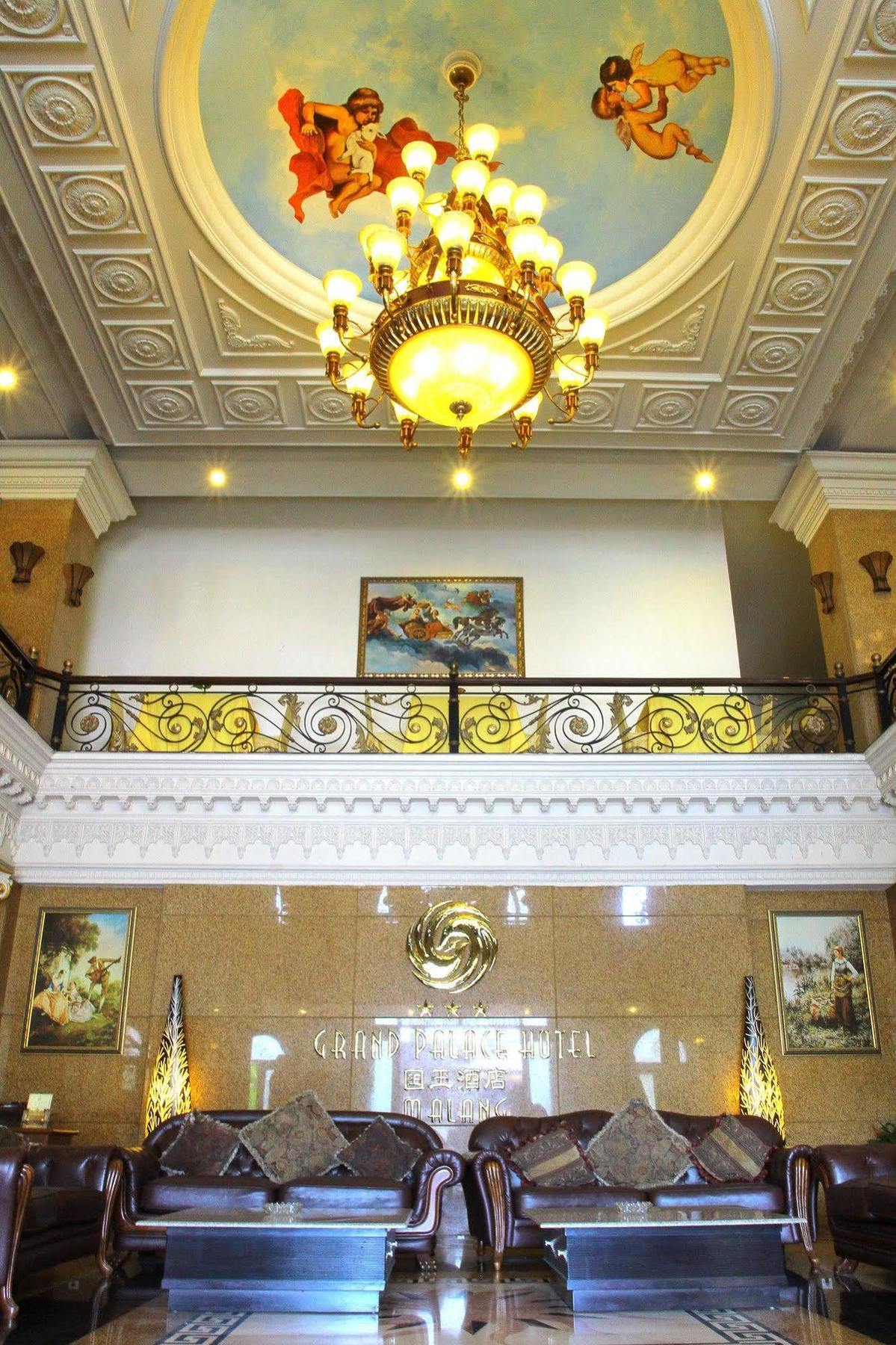 The Grand Palace Hotel Malang Zewnętrze zdjęcie